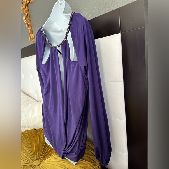 Guess Cut out Top with Gold Chain Accent L - Picture 12 of 12